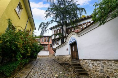 Bulgaristan 'ın Filibe kentinin sokaklarında. Plovdiv 'in güzel eski evleri - 2019 Avrupa kültür başkenti