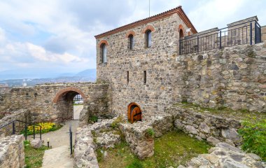 Bulgaristan 'ın Pazardzhik bölgesindeki Peştera kasabasındaki Antik Bizans kalesi Peristera harabeleri