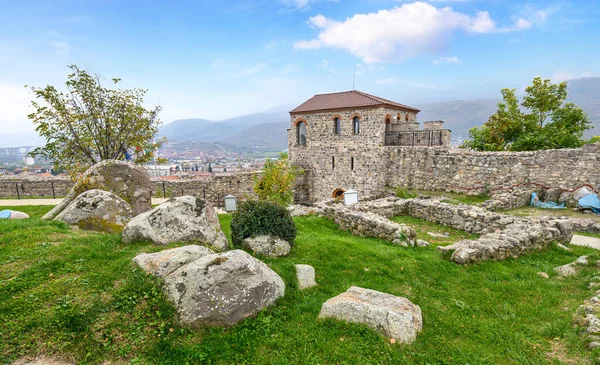 ブルガリア パザルジェシュク地方ペシュテラ町の古代ビザンツ要塞ペリステラ遺跡 — ストック写真