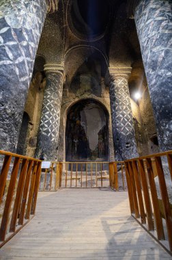 Gumusler Manastırı ve Türkiye 'nin Nigde kentindeki yeraltı mağarası. Merkez Anadolu, Kapadokya bölgesindeki Unesco Dünya Mirası.
