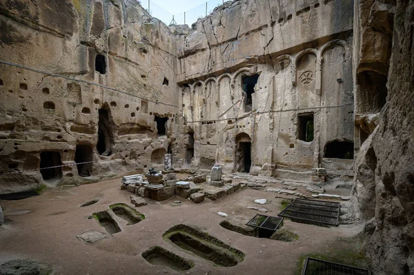 Mosteiro Gumusler Cidade Subterrânea Caverna Nigde Turquia Património Mundial Unesco — Fotografia de Stock