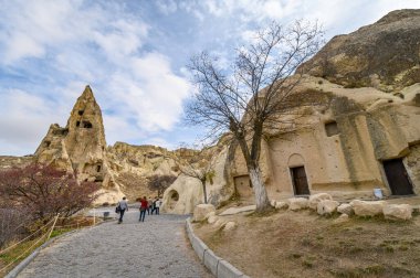Goreme, Kapadokya 'daki Goreme Açık Hava Müzesi - Nevsehir, Türkiye. Eski mağara kiliseleri ve kaya oluşumu.