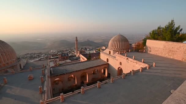 Mardin Türkiye Gün Doğumunda Eski Şehirde Görüntü Zinciriye Madrasah — Stok video