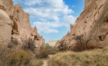 Goreme 'deki Zelve Valley, Kapadokya, Türkiye. Mağara şehri ve kaya oluşumları.
