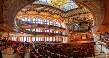 Barcelona, İspanya 'daki Katalan Müziği Sarayı. Palau de la Musica Catalana, Mimar Lluis Domenech i Montaner tarafından inşa edilmiş bir konser salonudur.