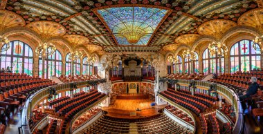 Barcelona, İspanya 'daki Katalan Müziği Sarayı. Palau de la Musica Catalana, Mimar Lluis Domenech i Montaner tarafından inşa edilmiş bir konser salonudur.