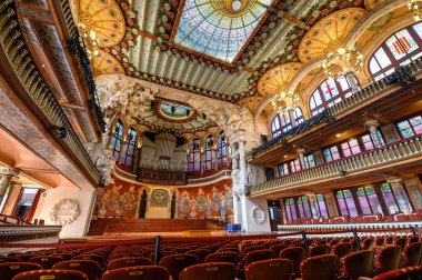 Barcelona, İspanya 'daki Katalan Müziği Sarayı. Palau de la Musica Catalana, Mimar Lluis Domenech i Montaner tarafından inşa edilmiş bir konser salonudur.