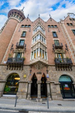 Barselona, İspanya 'daki Casa de les Punxes, son modernizm binasının olağanüstü bir örneği.