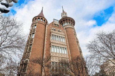 Barselona, İspanya 'daki Casa de les Punxes, son modernizm binasının olağanüstü bir örneği.