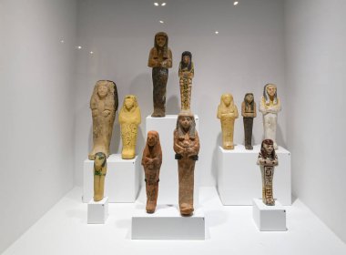 İspanya Barselona 'daki Antik Mısır Kültür Müzesi' ndeki eserler