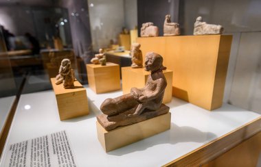 İspanya Barselona 'daki Antik Mısır Kültür Müzesi' ndeki eserler
