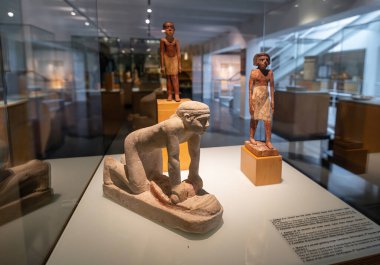 İspanya Barselona 'daki Antik Mısır Kültür Müzesi' ndeki eserler