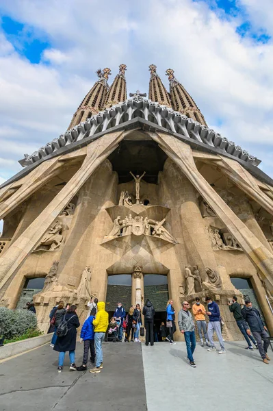 바르셀로나 스페인 라사그라다 파밀리아 대성당 건축가 안토니오 가우디가 설계하였다 — 스톡 사진