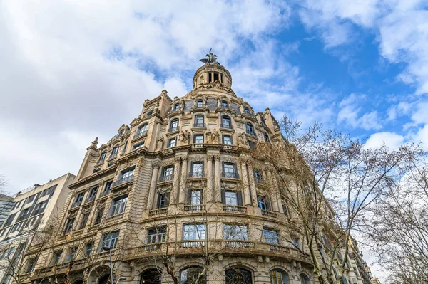 Barselona, İspanya. Casa Lleo Morera, Katalanlı ünlü mimar Domenech i Montaner tarafından tasarlanmış bir binadır.