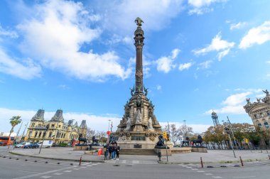 Barselona, İspanya. : Columbus Anıtı veya Kolon (Mirador de Colom), Kristof Kolomb 'un Amerika' ya ilk yolculuğu onuruna 60 metre yüksekliğinde bir anıttır.