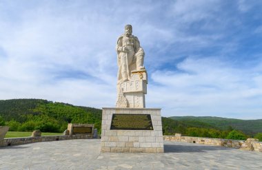 Rayuvtsi, Bulgaristan. Bulgar Stonehenge kompleksi yakınlarındaki Valchan Voyvoda Anıtı