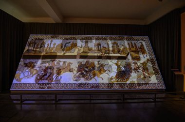 Barselona, İspanya - 12.05.2022. Katalan Arkeoloji Müzesi 'nin içi ve eserleri. 