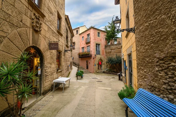 Barselona, İspanya. Poble Espanyol - İspanya 'nın tipik bölgesel mimarisini sergileyen 117 binayla 1929 yılında inşa edilen açık hava müzesi.