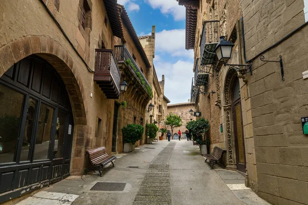 Barselona, İspanya. Poble Espanyol - İspanya 'nın tipik bölgesel mimarisini sergileyen 117 binayla 1929 yılında inşa edilen açık hava müzesi.