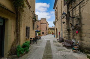 Barselona, İspanya. Poble Espanyol - İspanya 'nın tipik bölgesel mimarisini sergileyen 117 binayla 1929 yılında inşa edilen açık hava müzesi.