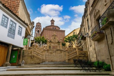 Barselona, İspanya. Poble Espanyol - İspanya 'nın tipik bölgesel mimarisini sergileyen 117 binayla 1929 yılında inşa edilen açık hava müzesi.