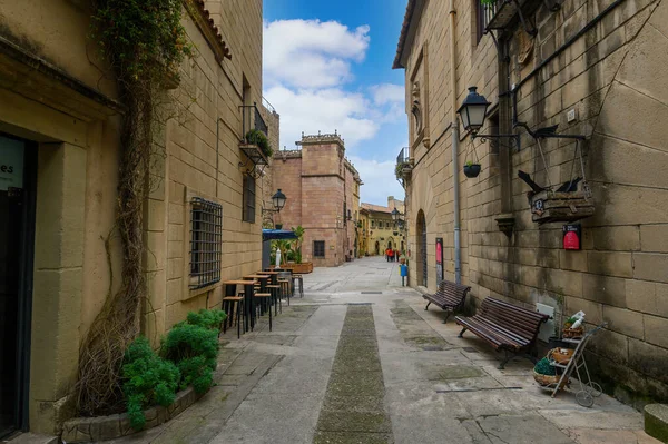 Barselona, İspanya. Poble Espanyol - İspanya 'nın tipik bölgesel mimarisini sergileyen 117 binayla 1929 yılında inşa edilen açık hava müzesi.