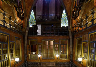 Barselona, İspanya. Palau Guell 'in ya da sarayın içi. Katalan mimar Antoni Gaudi tarafından tasarlanmış bir malikane.