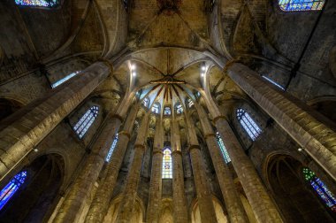 Barselona, İspanya. Ribera bölgesindeki Santa Maria del Mar Kilisesi.