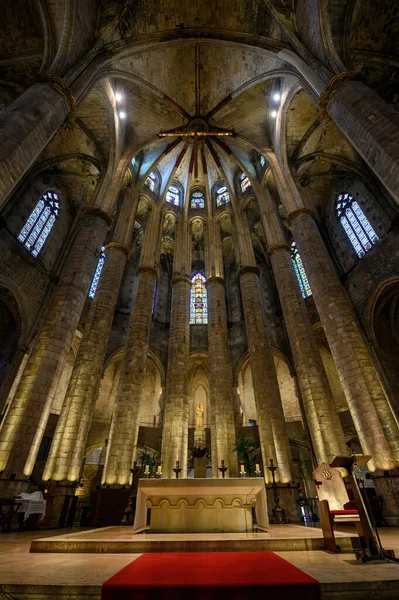 Barselona, İspanya. Ribera bölgesindeki Santa Maria del Mar Kilisesi.
