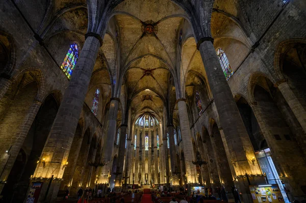 Barselona, İspanya. Ribera bölgesindeki Santa Maria del Mar Kilisesi.