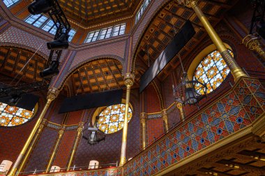 Budapeşte, Macaristan. Rumbach Sokağı Sinagogu 'nun içi. Pest 'teki Yahudi mahallesinde.