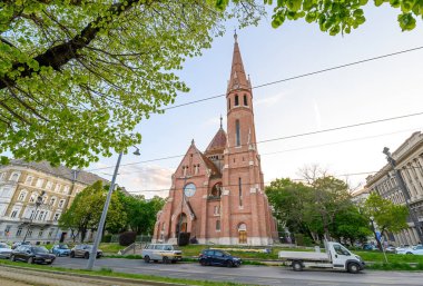 Macaristan Budapeşte 'deki Szilagyi Dezso Meydanı Reform Kilisesi
