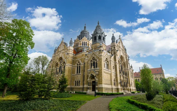 Szeged Sinagogu, Macaristan, Lipot Baumhorn tarafından tasarlandı.