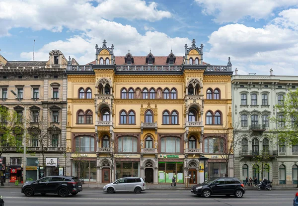 Budapest Ungarn Vorderansicht Des Schönen Altbaus Der Innenstadt — Stockfoto