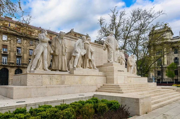 ブダペストのコススラホス記念碑 ハンガリー — ストック写真