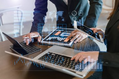 Ana performans göstergeleri gösterge paneli kavramına sahip zeka (BI) ve iş analizleri (BA). Fintech kavramı olarak start-Up Programlama. İş ekibi toplantısı. Ofisteki profesyonel yatırımcı.