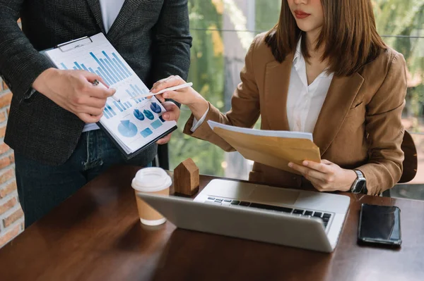 Reunión Del Equipo Negocios Inversor Profesional Trabajando Nuevo Proyecto Puesta — Foto de Stock