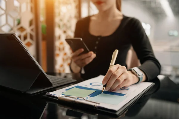 Businesswoman Working Office Desk Laptop Mobile Phone — Stockfoto
