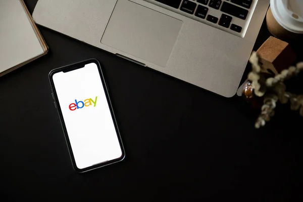 Ebay Aplikace Obrazovce Apple Iphone Pro Max Stůl Notebookem — Stock fotografie