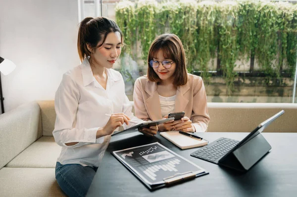 Portrait Success Businesswomen Working Together Office Couple Teamwork Startup Concept — Stock fotografie