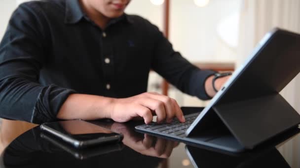 Asian Businessman Using Laptop Computer Modern Office — Stockvideo