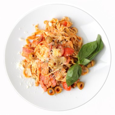 domates, zeytin ve pastırma Fettuccine