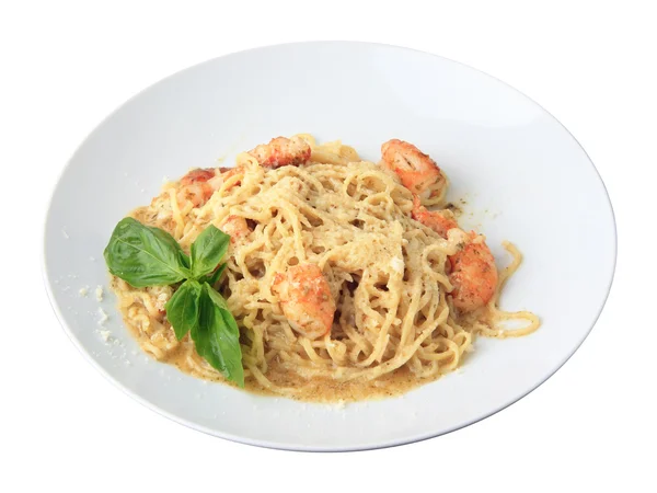 Tagliolini avec pesto et crevettes gros plan - vue de côté — Photo