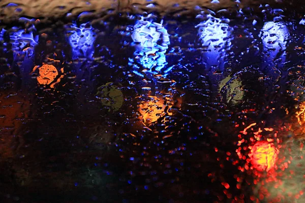 Gotas de lluvia en el vidrio — Foto de Stock
