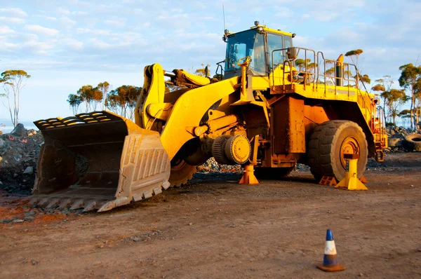 Tire Replacement on a Heavy Duty Loader