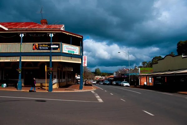 ブリッジタウン オーストラリア 2021年8月12日 南西部幹線道路がブリッジタウンを通過 — ストック写真