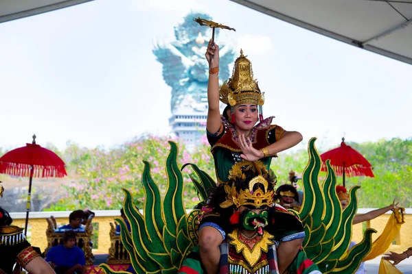 Ungasan Indonesia Septiembre 2019 Baile Tradicional Ballet Garuda Wisnu Realizado — Foto de Stock