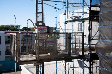 İnşaat İskelesinde Kaldırma