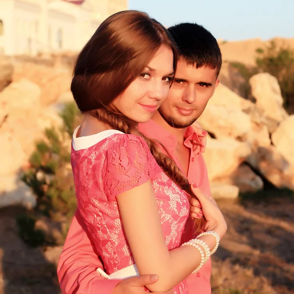 Couple hugging — Stock Photo, Image