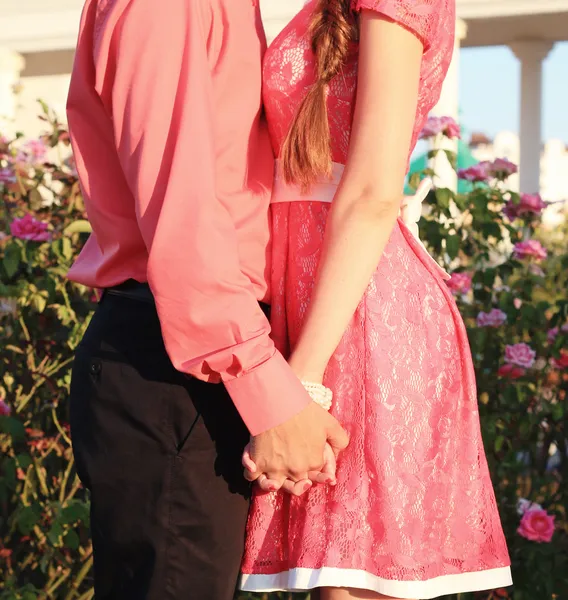 sokakta duran aşık Çift